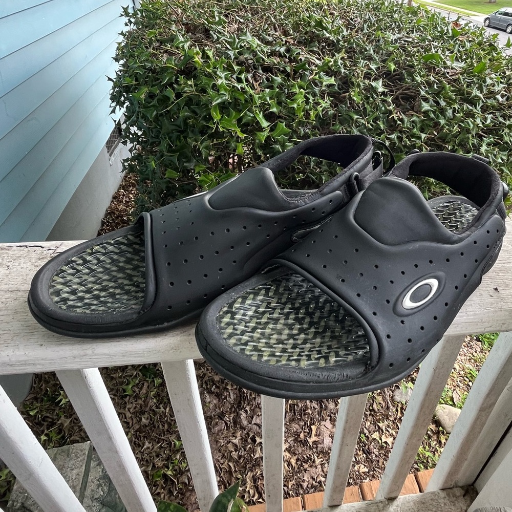 Y2K Oakley Crater Sandals black logo. Men’s size 14 slip on.